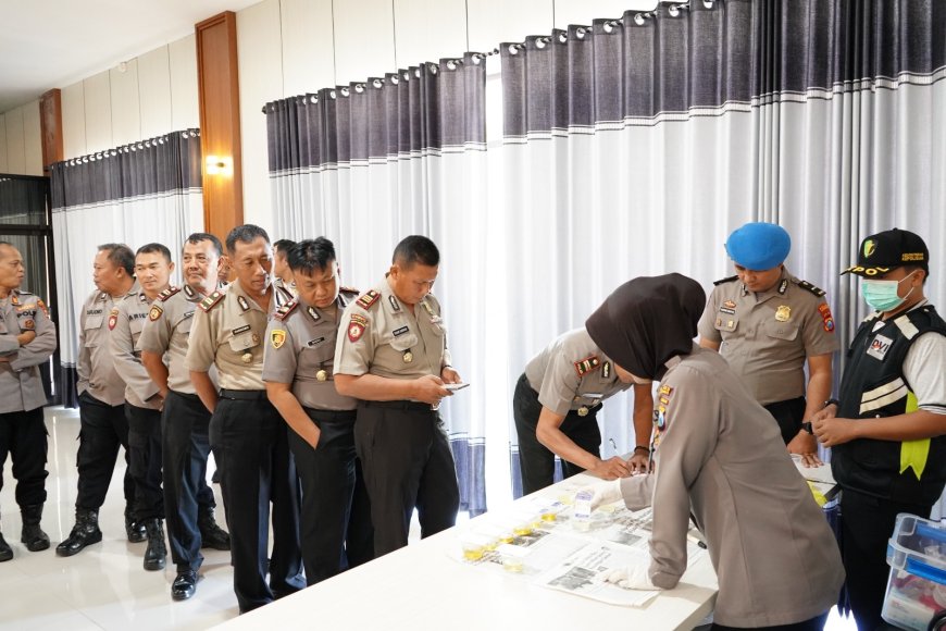 Tes Urine Dilaksanakan untuk Memastikan Personel Tetap Profesional